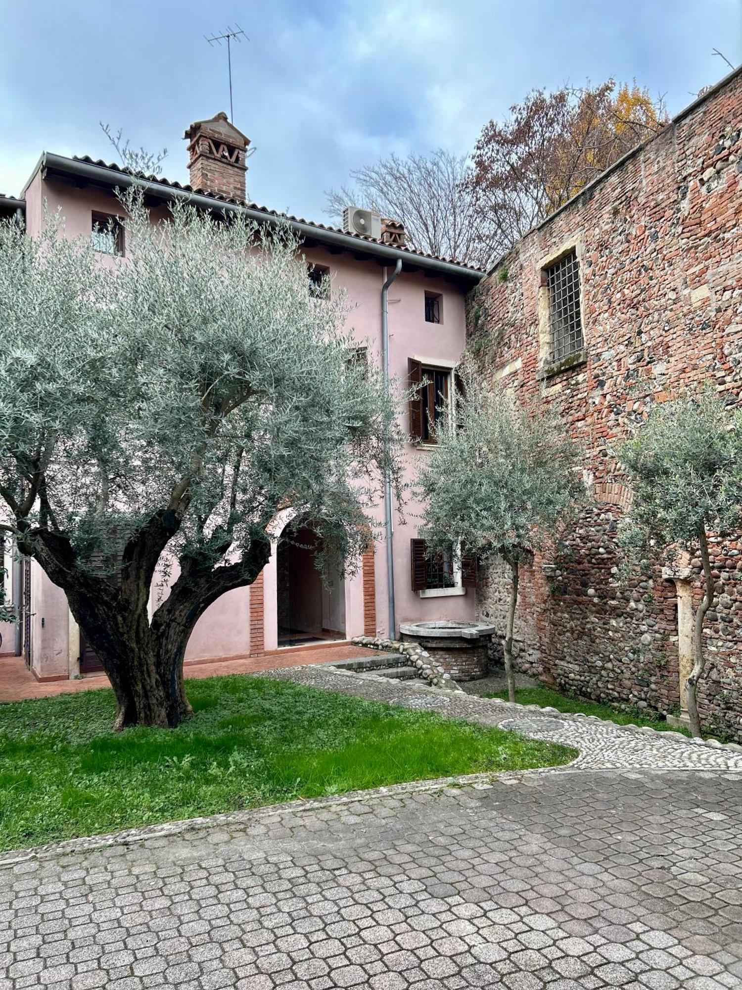 Rosso Verona Suite-Free Parking Exterior photo